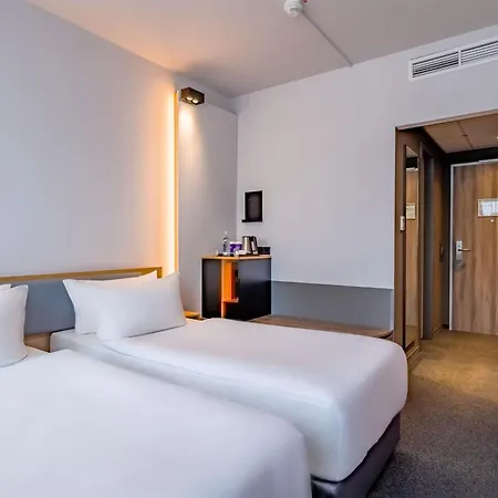 Spark By Hilton Wuppertal City Centre Exterior photo