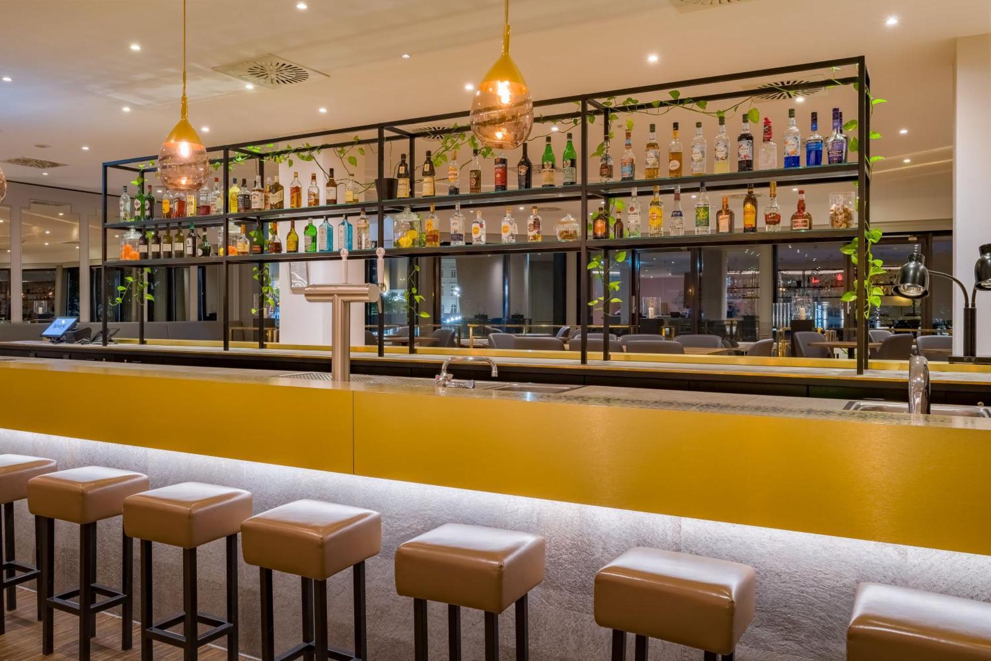 Spark By Hilton Centre Hotel 4*