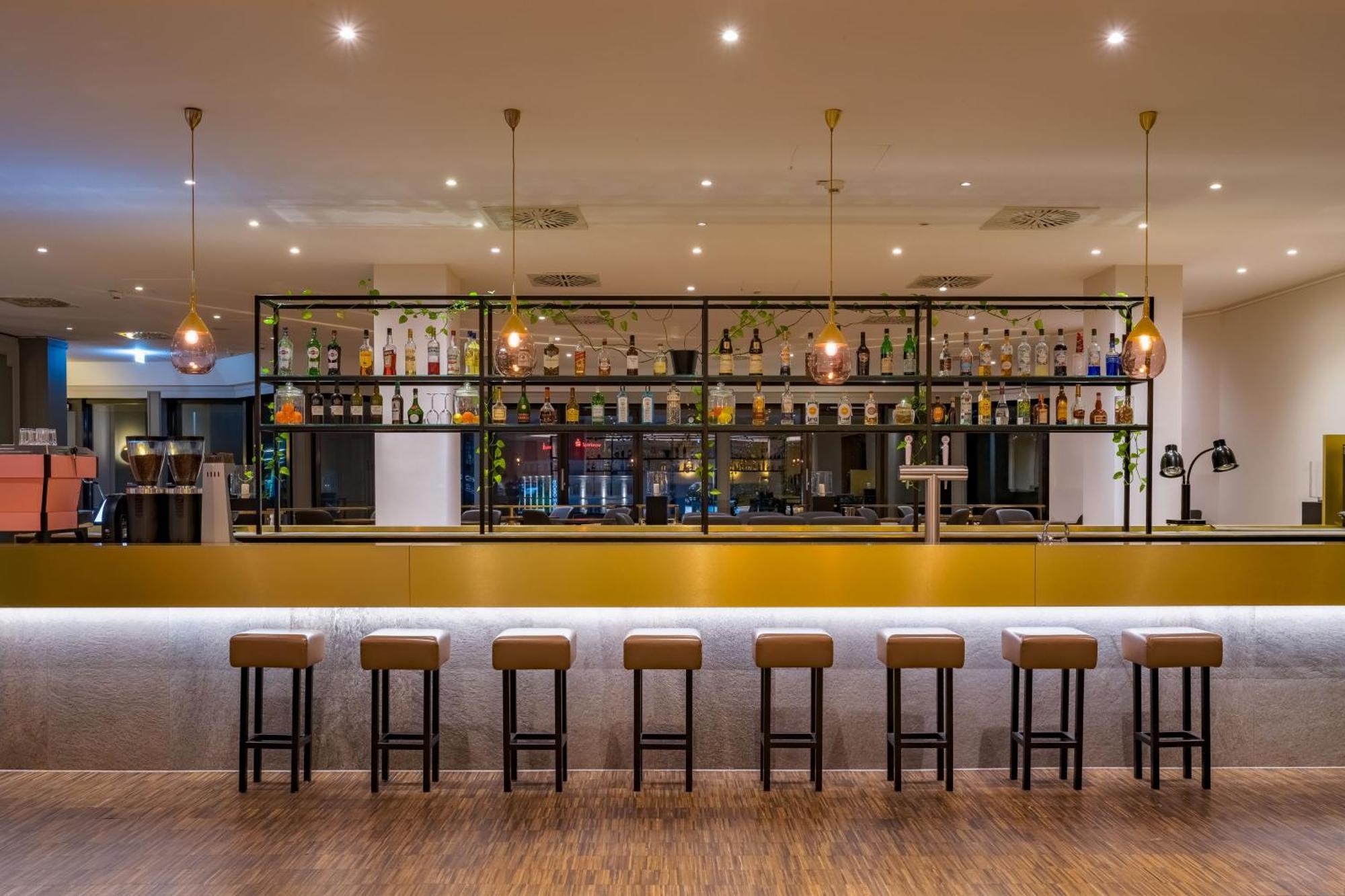Hotel Spark By Hilton Centre 4*