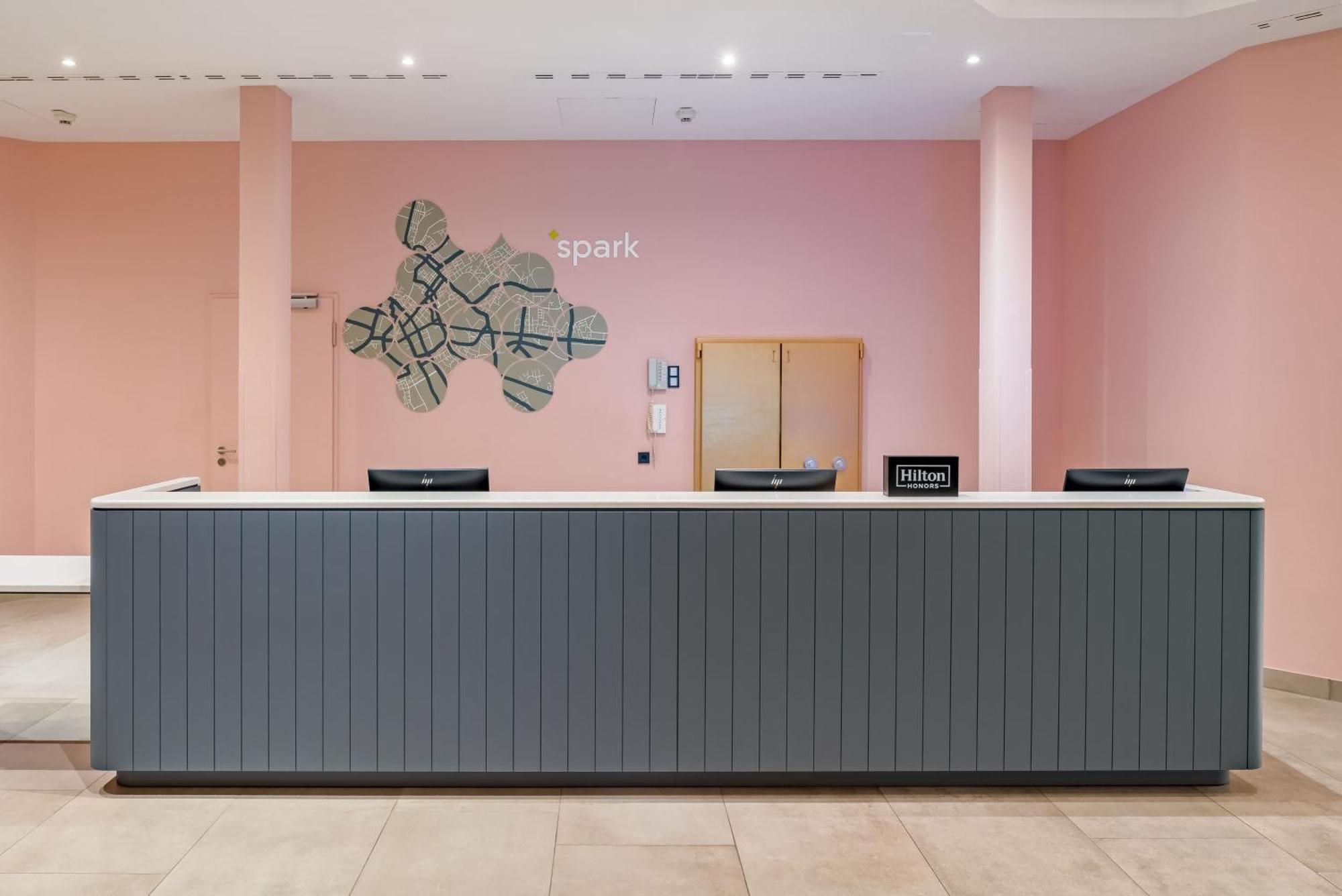 Hotel Spark By Hilton Centre 4*