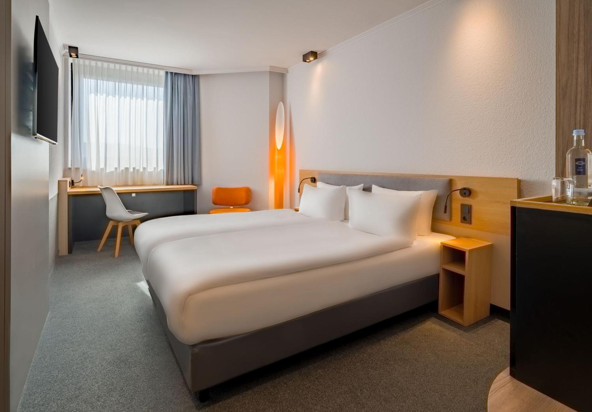 Spark By Hilton Centre Hotel 4*