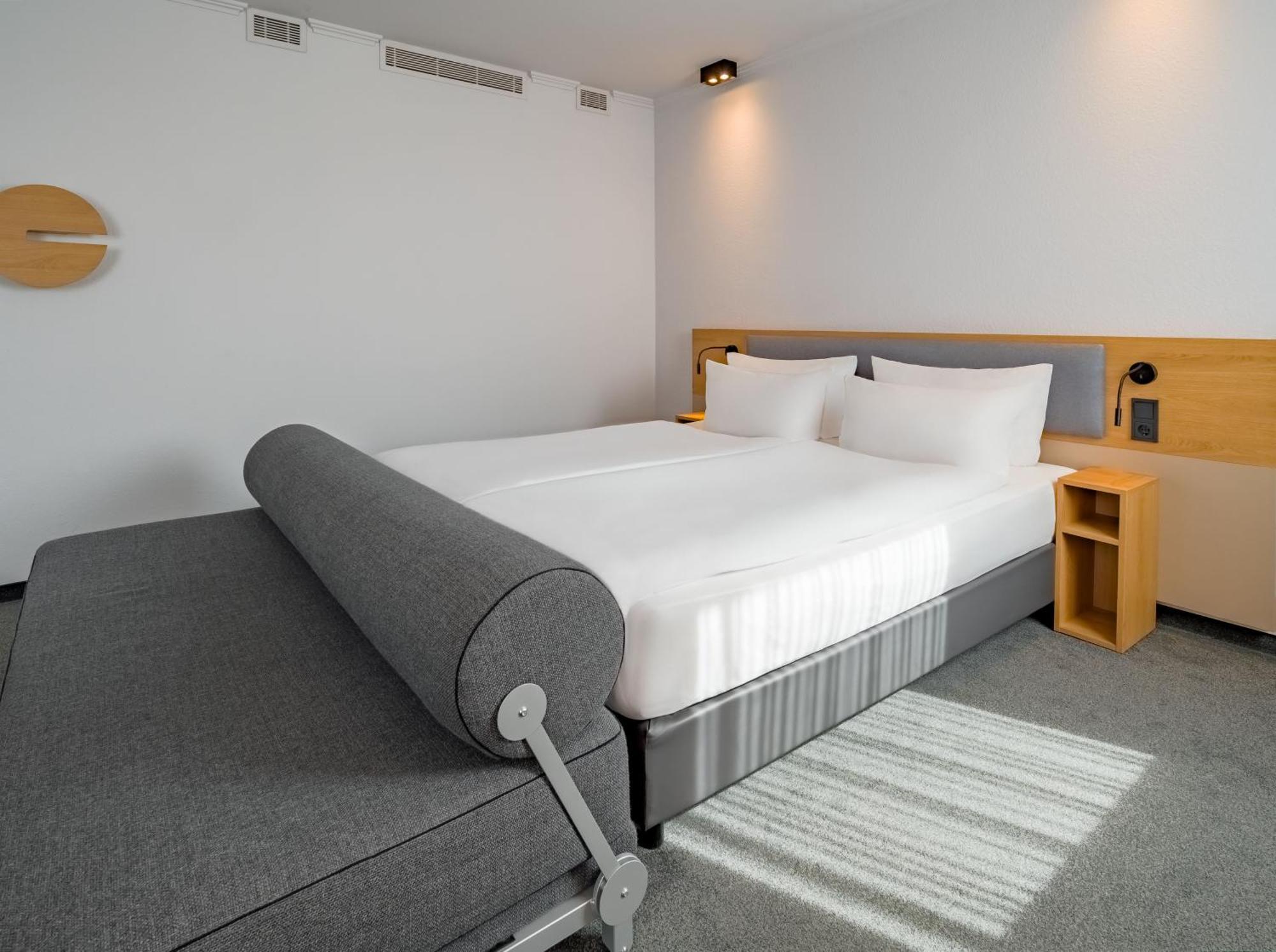 Hotel Spark By Hilton Centre 4*