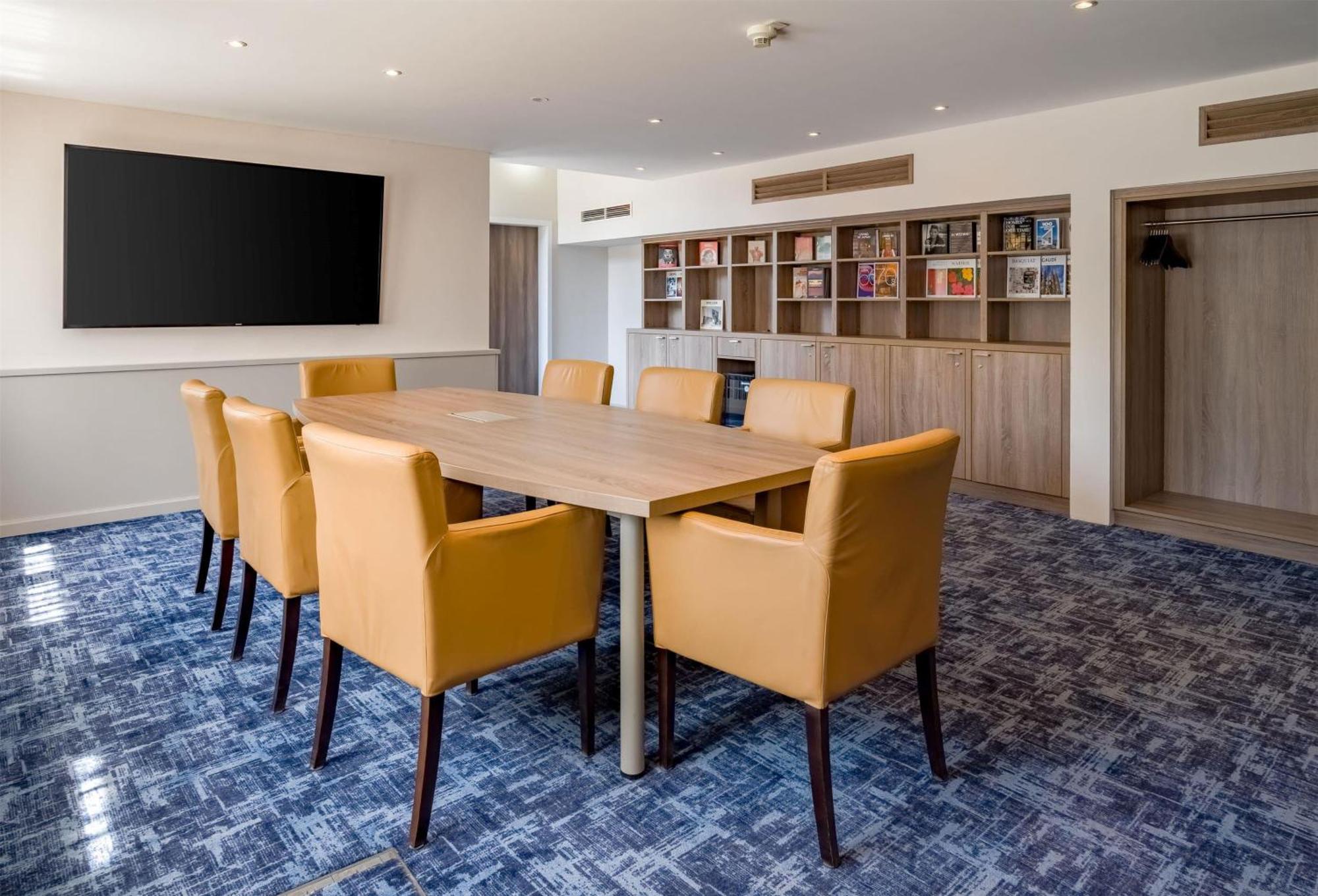 Spark By Hilton Centre 4*