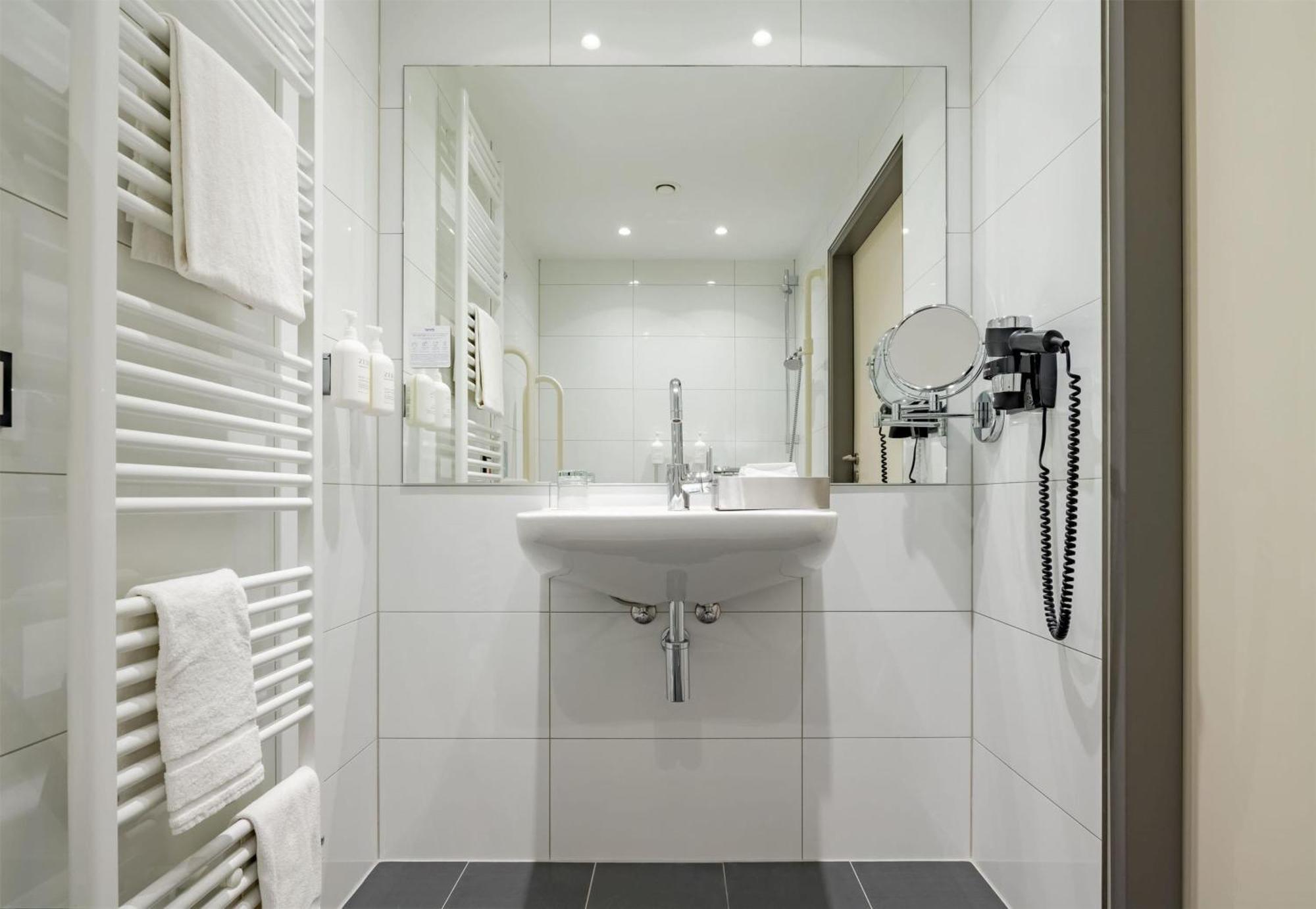 Hotel Spark By Hilton Centre 4*