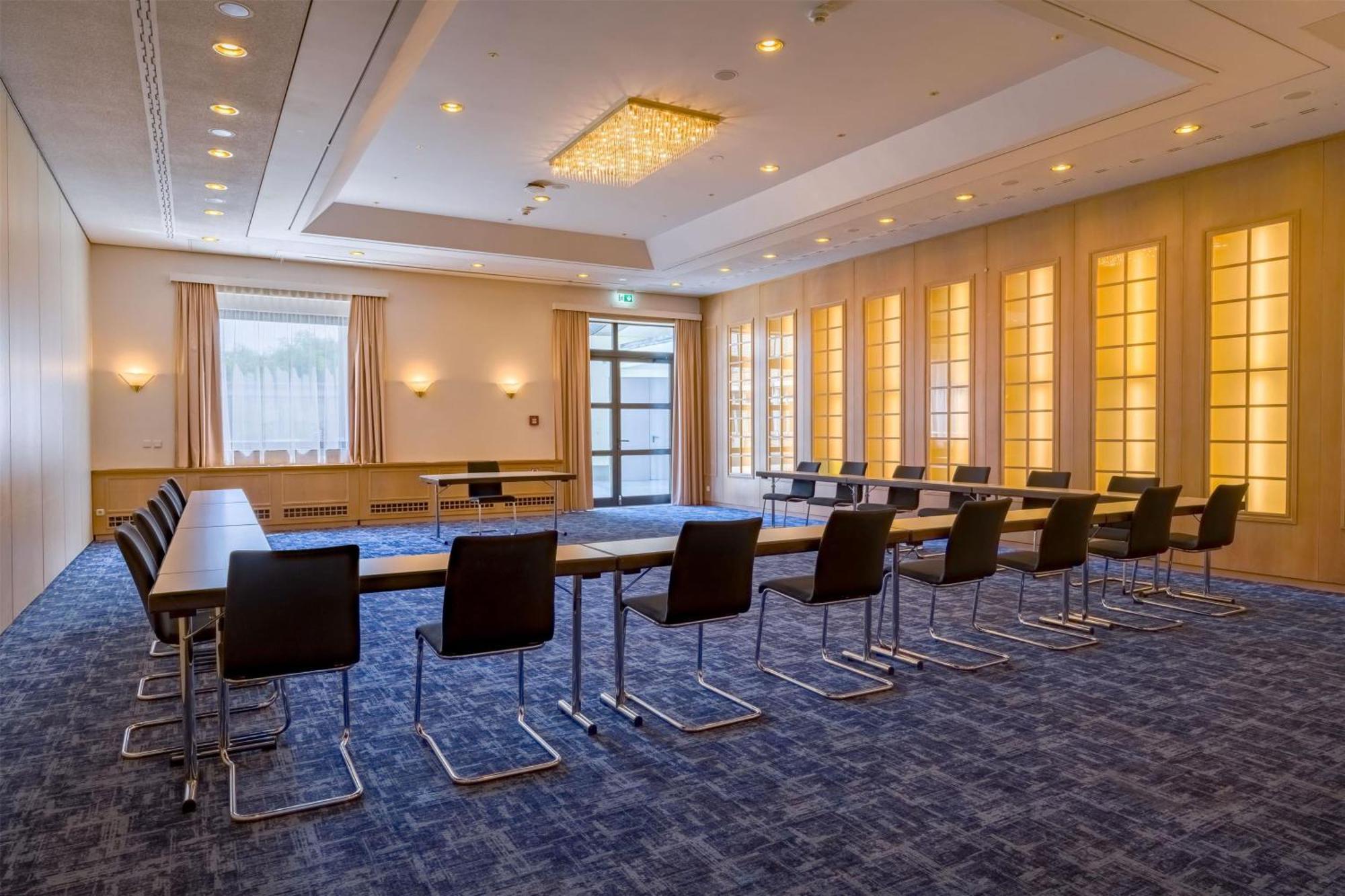 Hotel Spark By Hilton Centre 4*