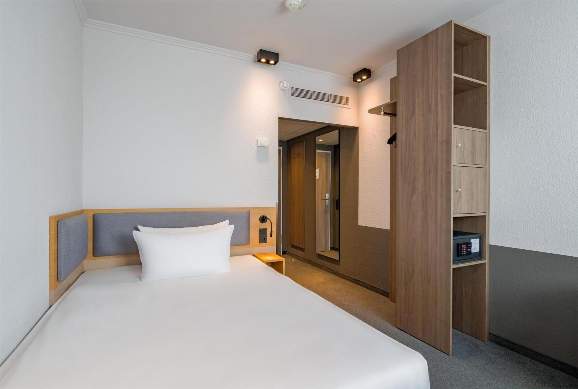 Spark By Hilton Centre Hotel